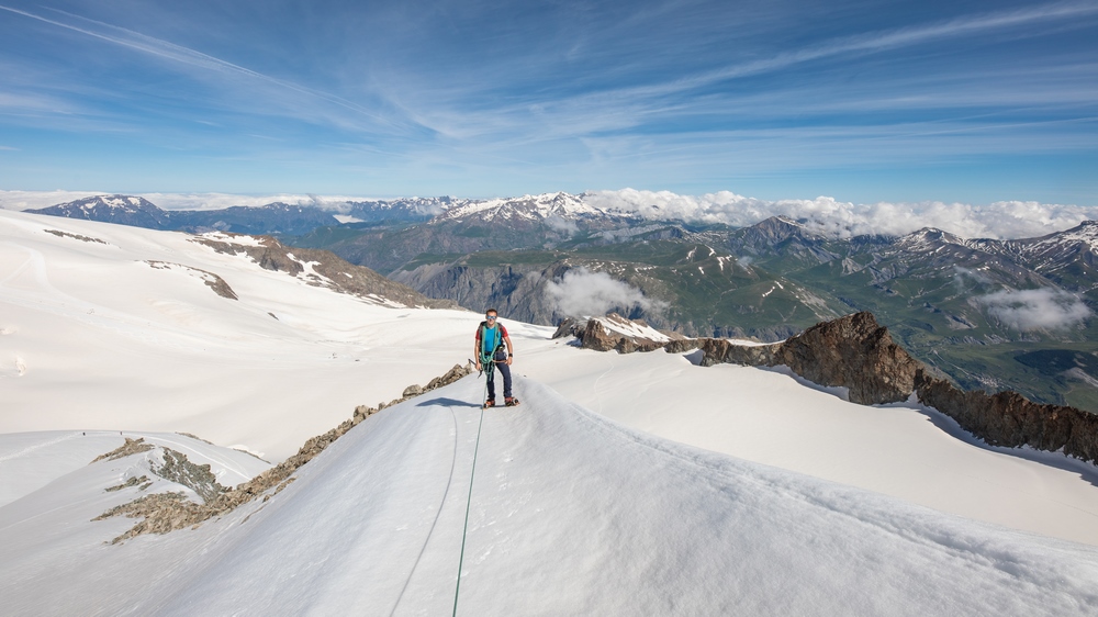 Alpinists glaciers of La Meije